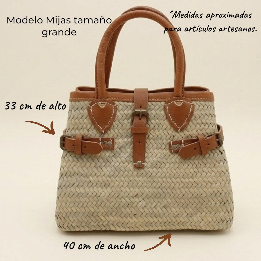Bolso capazo Mijas de palma con hebilla y detalles en piel, diseñado por Commerly, en color natural y tamaño grande.